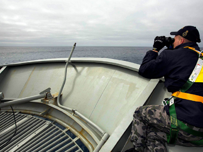 Τόνι Άμποτ: Νέα αντικείμενα στον νότιο Ινδικό Ωκεανό Τόνι Άμποτ: Νέα αντικείμενα στον νότιο Ινδικό Ωκεανό